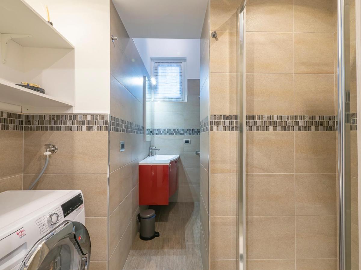 I Host Apartment - Montesuello 9 Мілан Екстер'єр фото